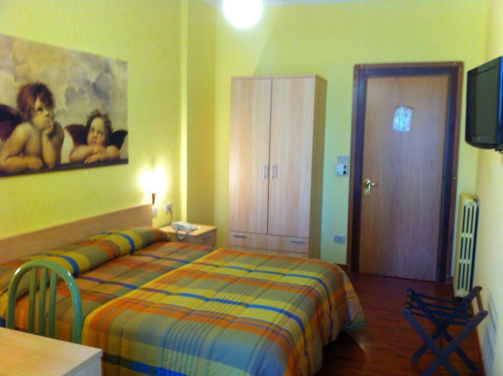 Hotel Atleti Foggia Room photo